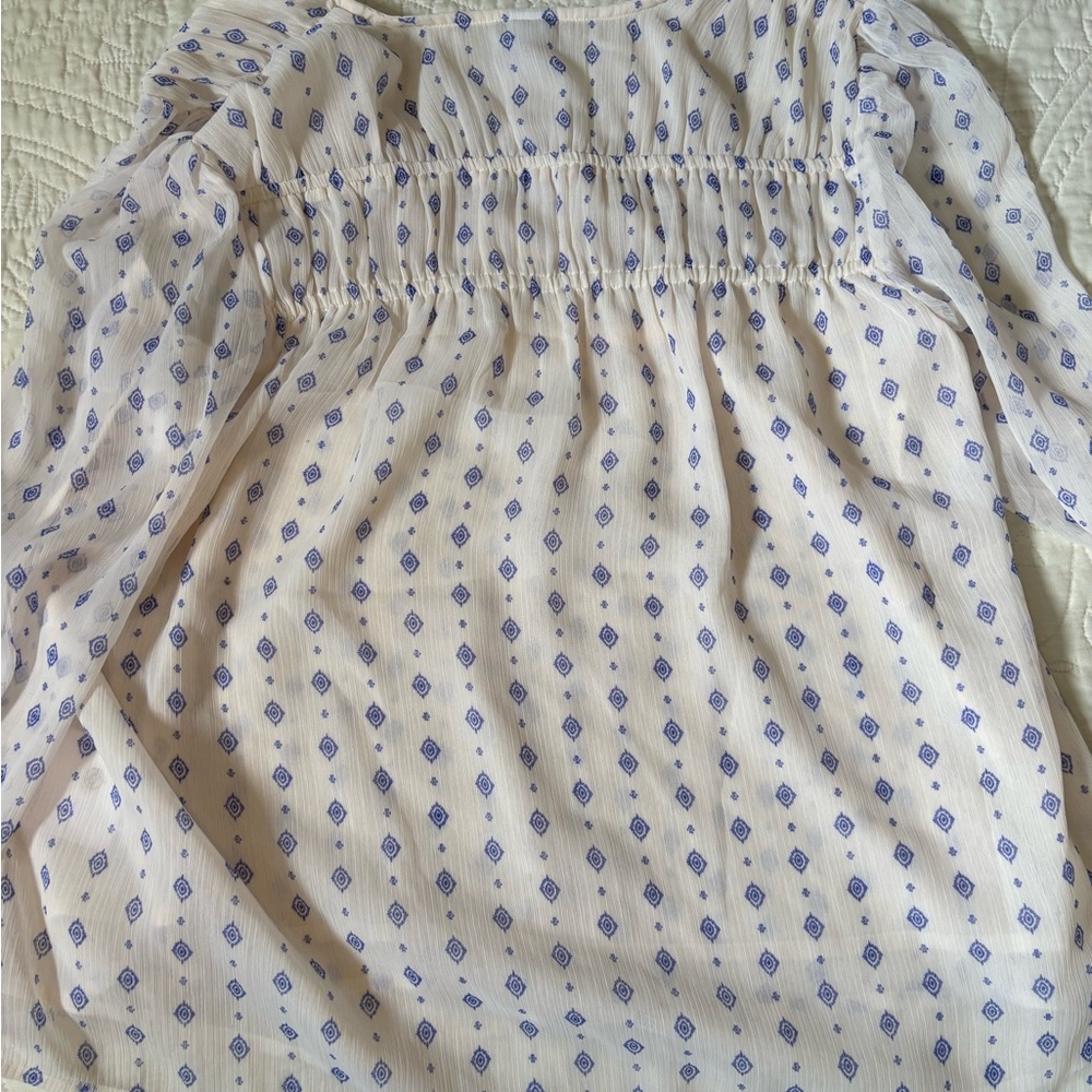 Old Navy Ivory and Navy Top - Picture 6 of 6